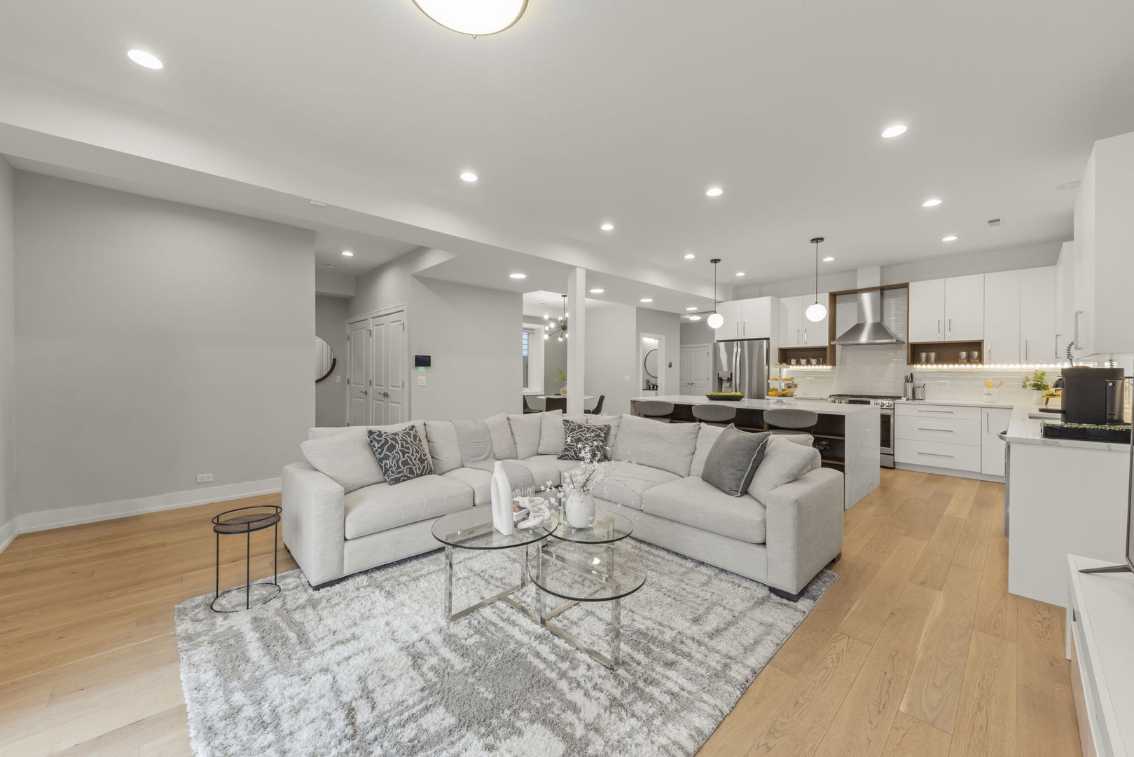 1126 Pitner Avenue, Evanston, IL 60202