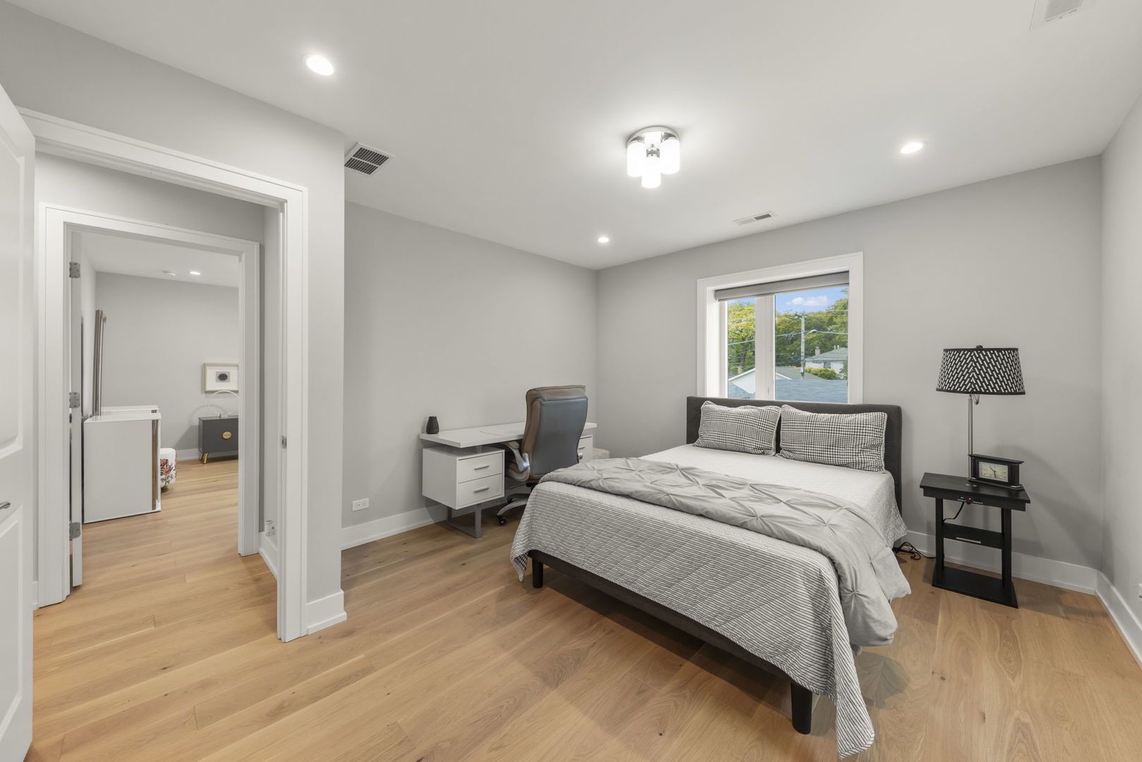 1126 Pitner Avenue, Evanston, IL 60202