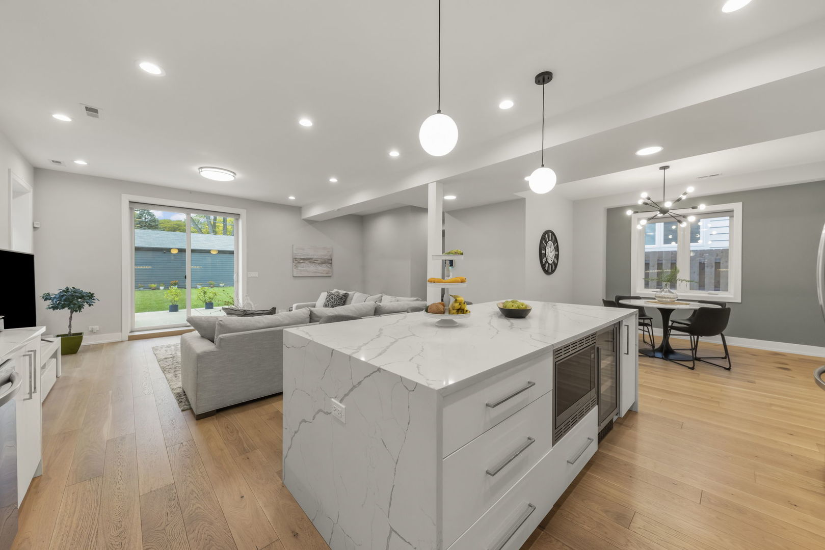 1126 Pitner Avenue, Evanston, IL 60202