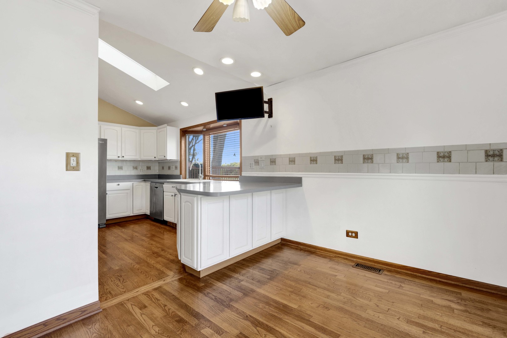 2S224 Valley Road, Lombard, IL 60148