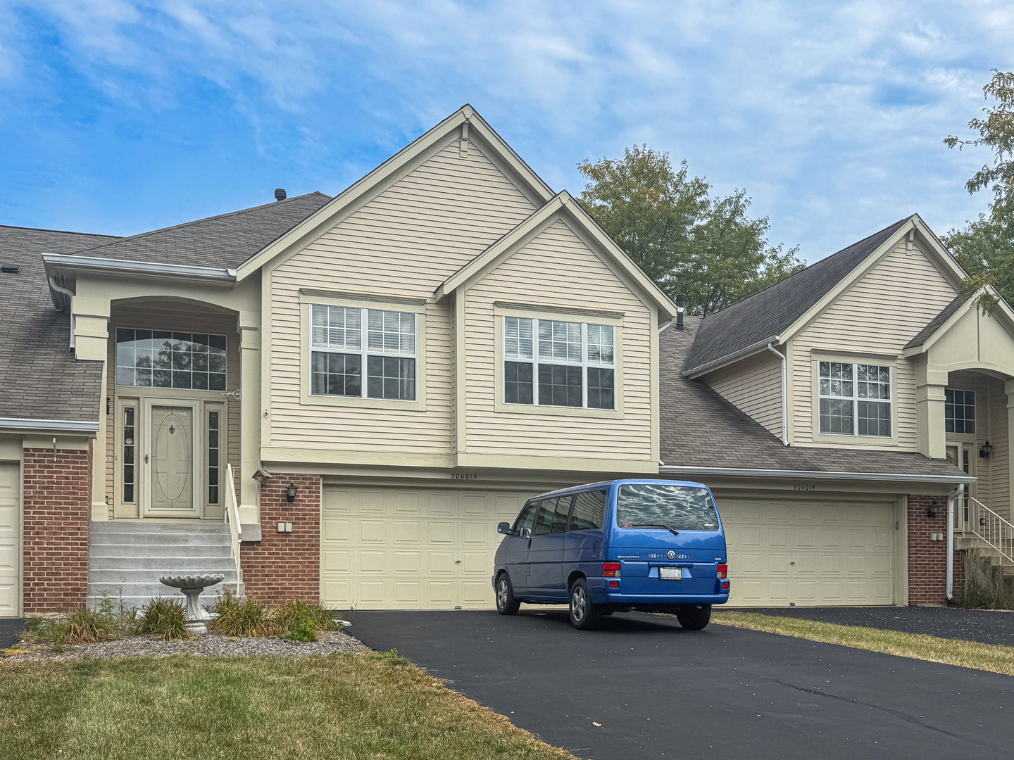 30W015 Juniper Court #30W015, Warrenville, IL 60555