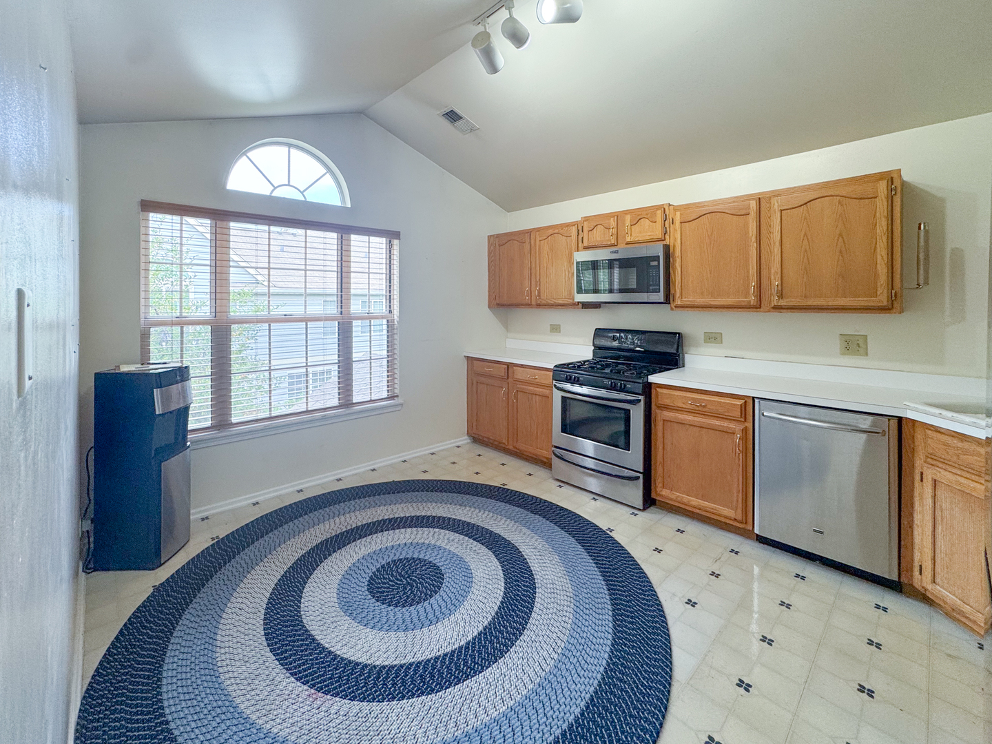 30W015 Juniper Court #30W015, Warrenville, IL 60555