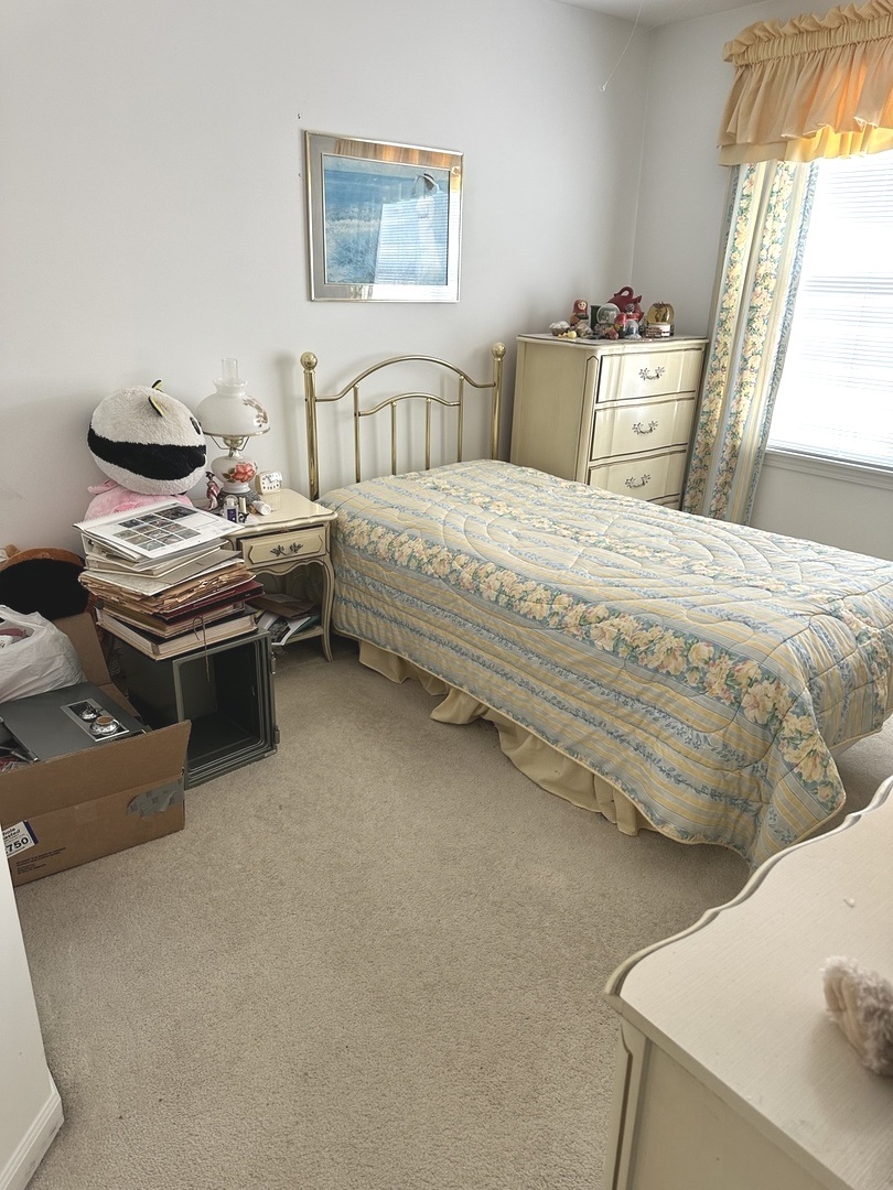 7 Royal Oak Court, Lake In The Hills, IL 60156