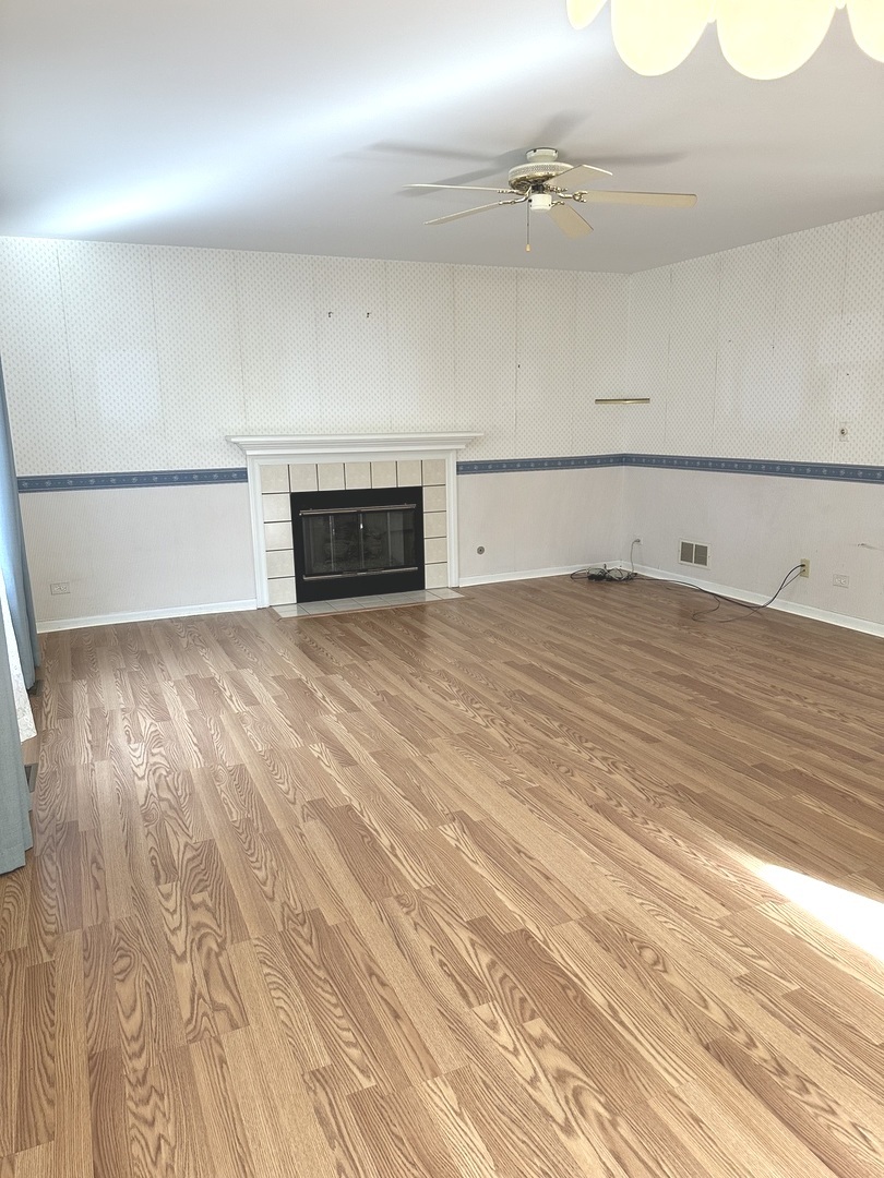 7 Royal Oak Court, Lake In The Hills, IL 60156