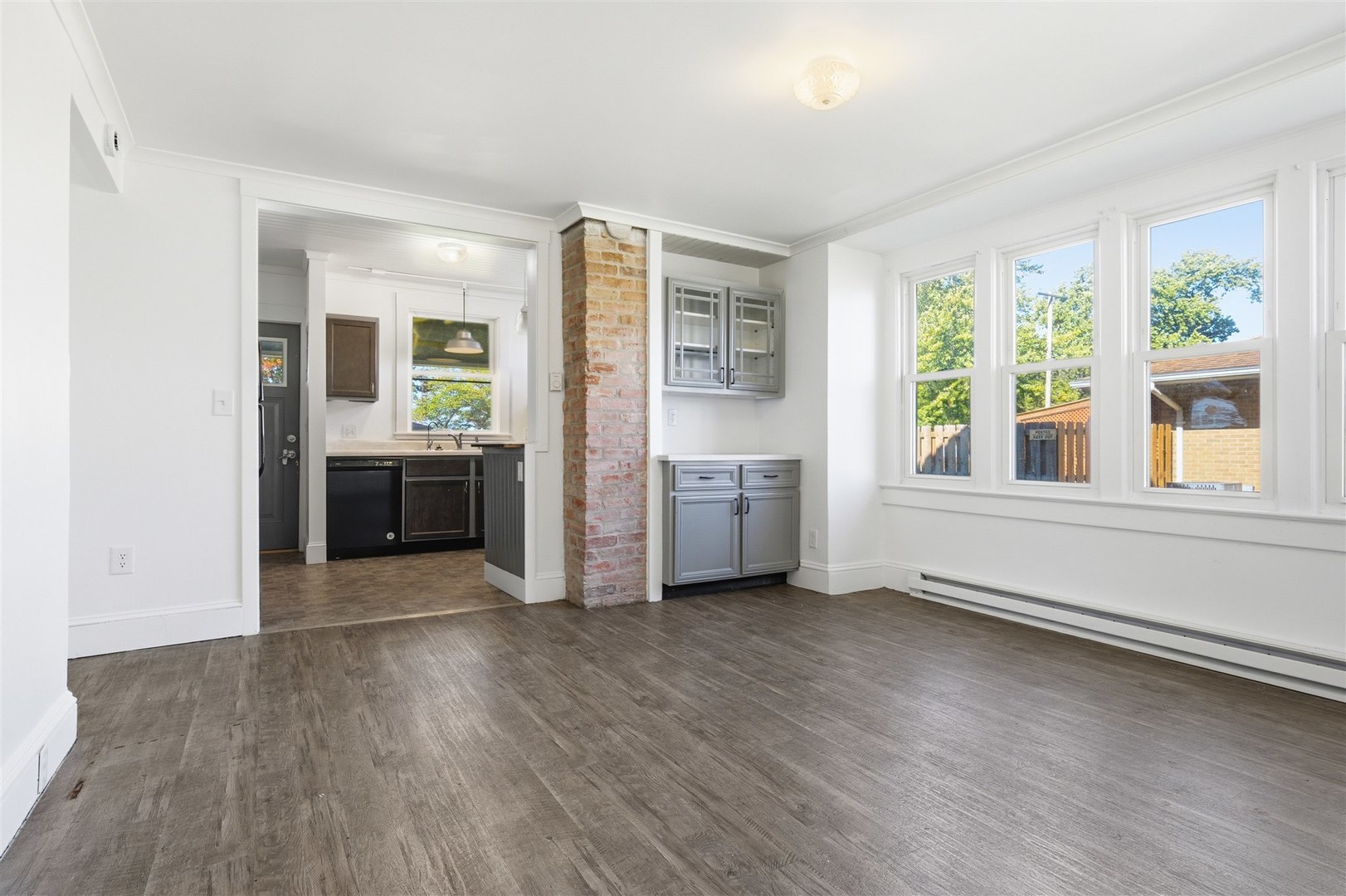 305 S Perry Street, Carlock, IL 61725