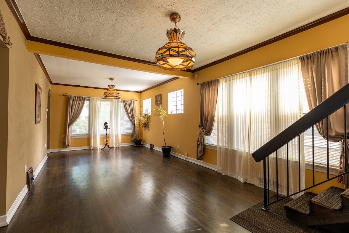 6840 29th Place, Berwyn, IL 60402