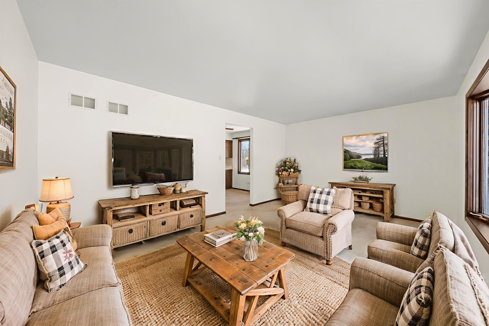 2033 E Hickory Street, Crete, IL 60417