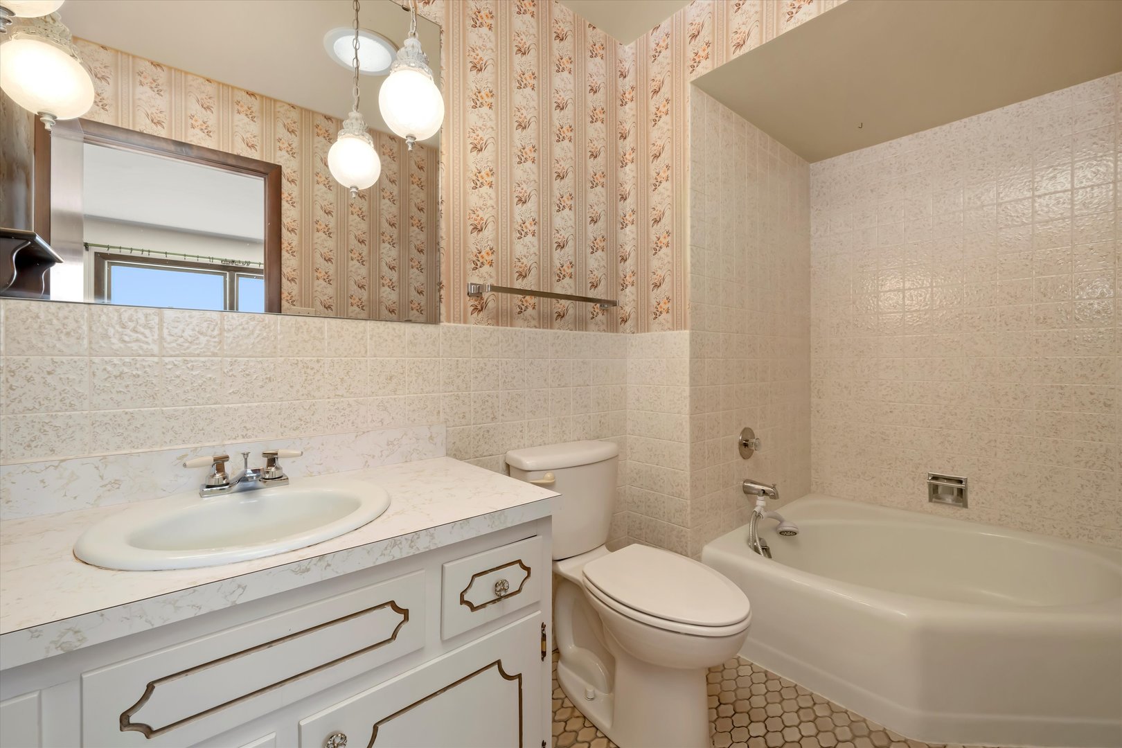 2033 E Hickory Street, Crete, IL 60417