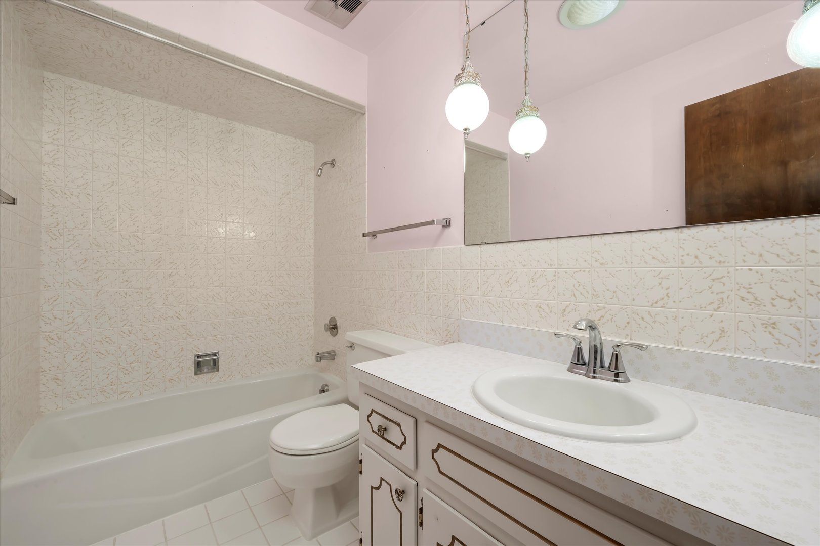 2033 E Hickory Street, Crete, IL 60417