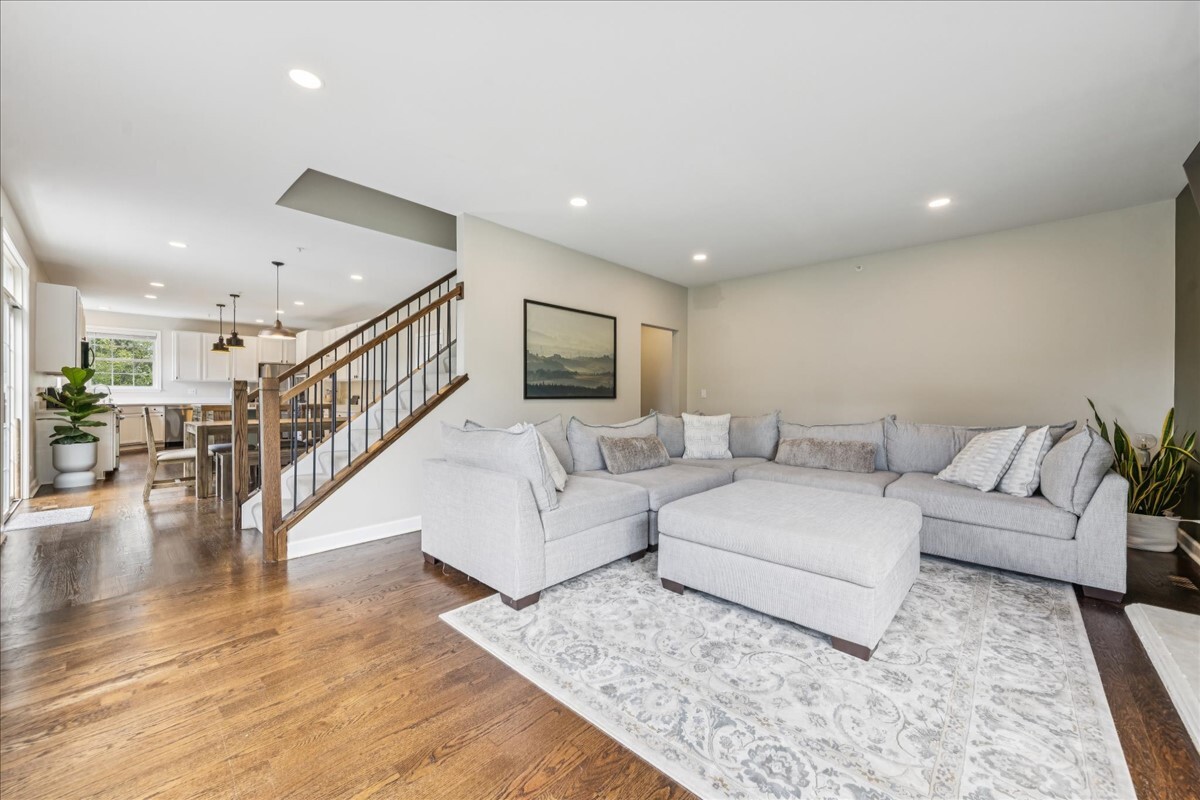 1432 Cascade Lane, Barrington, IL 60010