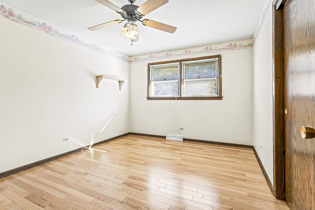 8335 W 90th Street, Hickory Hills, IL 60457