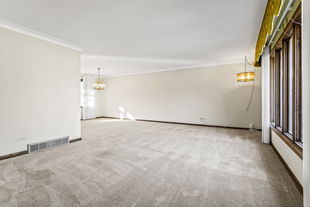 8335 W 90th Street, Hickory Hills, IL 60457