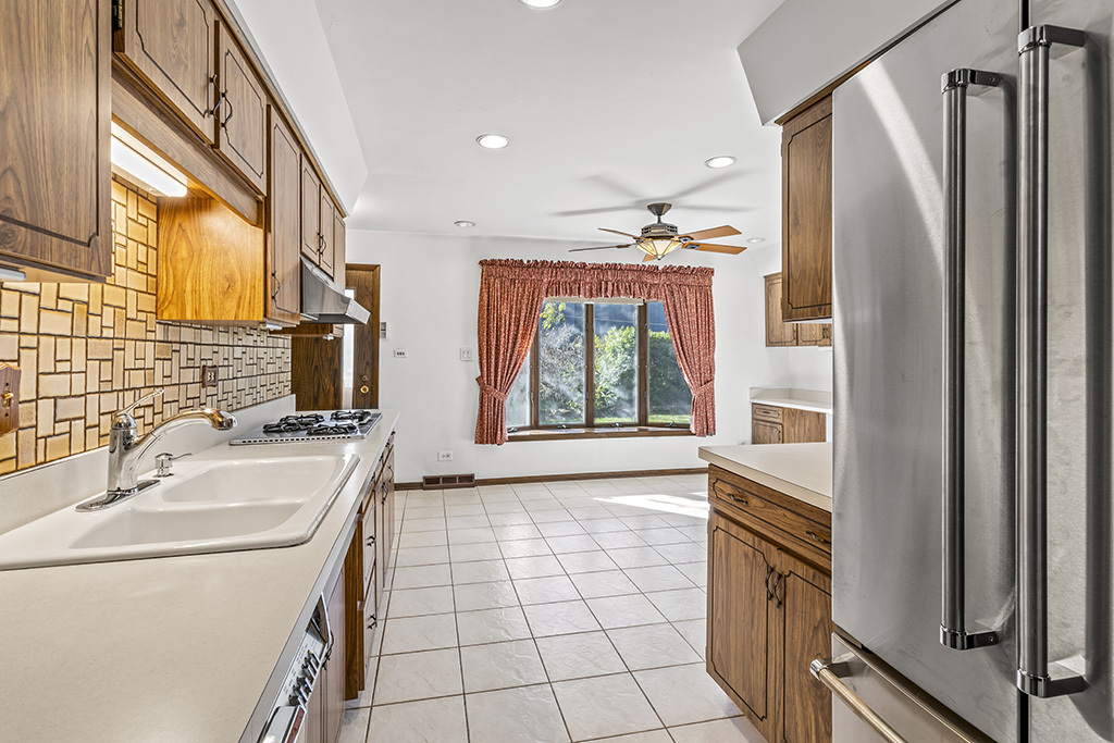 8335 W 90th Street, Hickory Hills, IL 60457