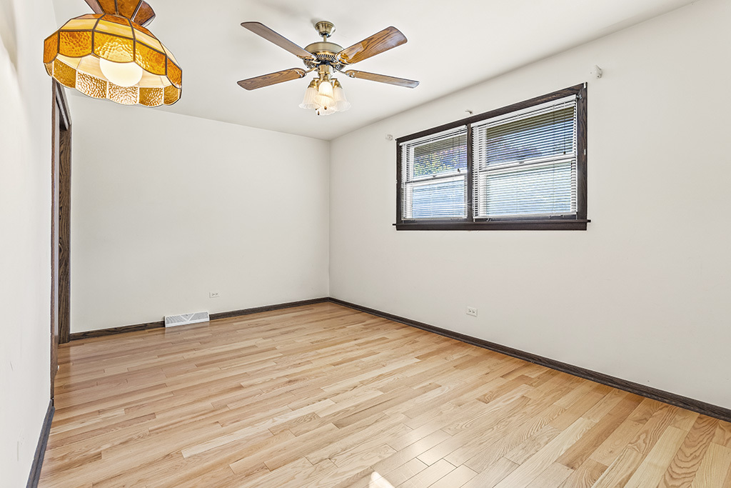 8335 W 90th Street, Hickory Hills, IL 60457