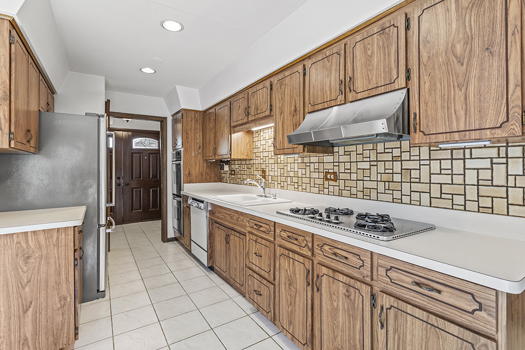 8335 W 90th Street, Hickory Hills, IL 60457