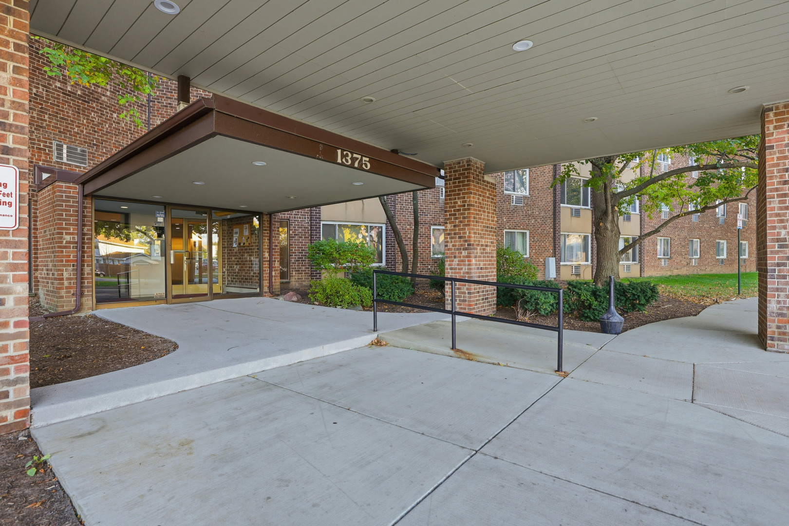 1375 Rebecca Drive #213, Hoffman Estates, IL 60169