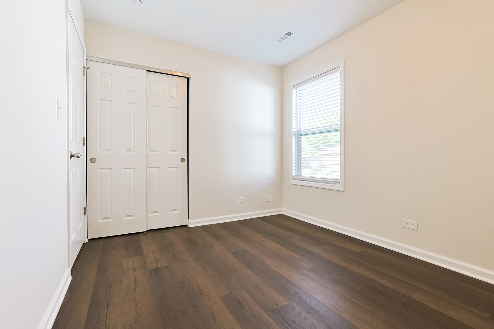 1064 Crestwood Lane, Bolingbrook, IL 60440