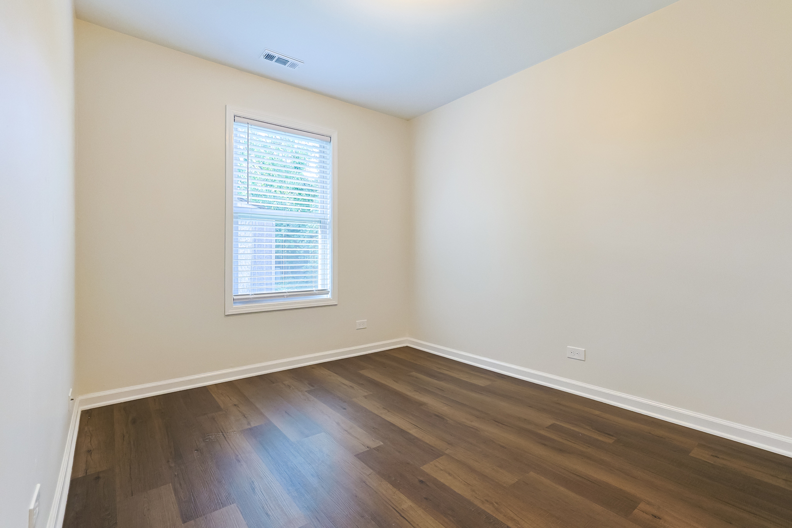 1064 Crestwood Lane, Bolingbrook, IL 60440