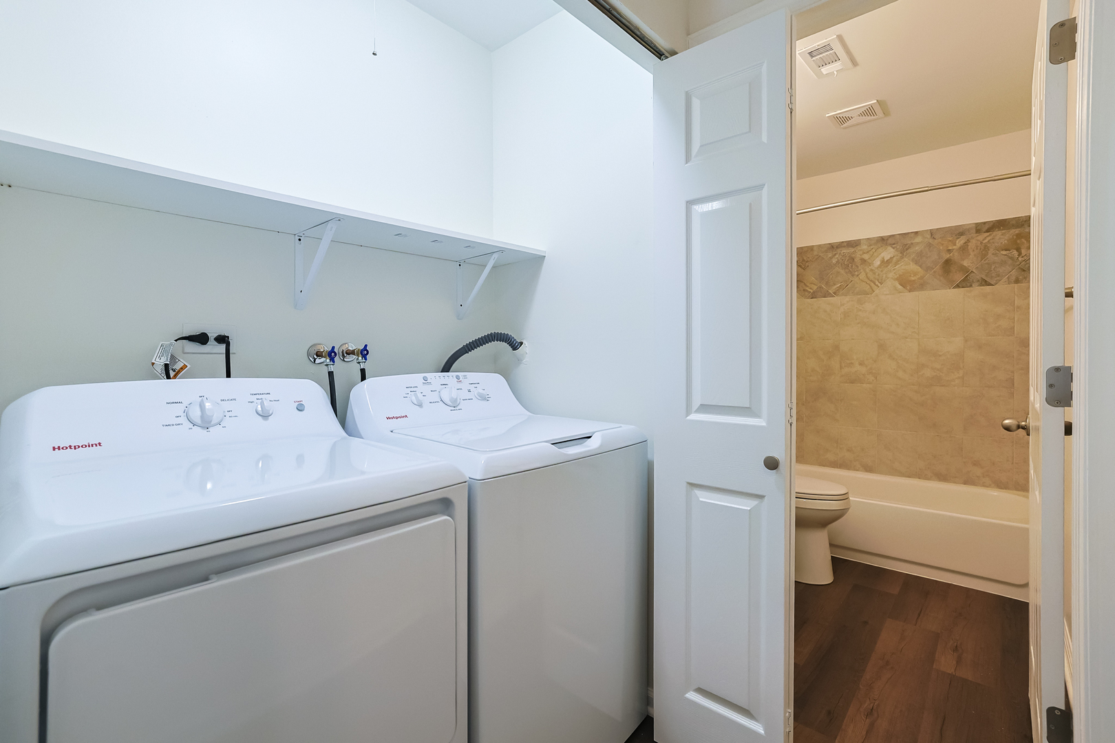 1064 Crestwood Lane, Bolingbrook, IL 60440