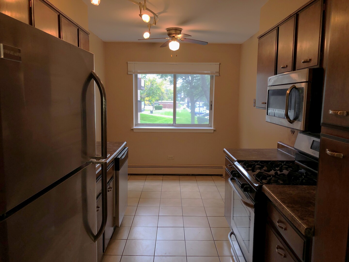 1331 S Finley Road #208, Lombard, IL 60148