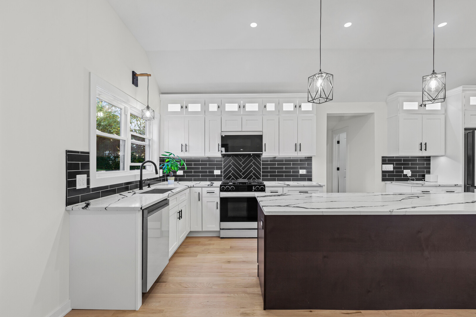 1531 Marion Street, Schaumburg, IL 60193