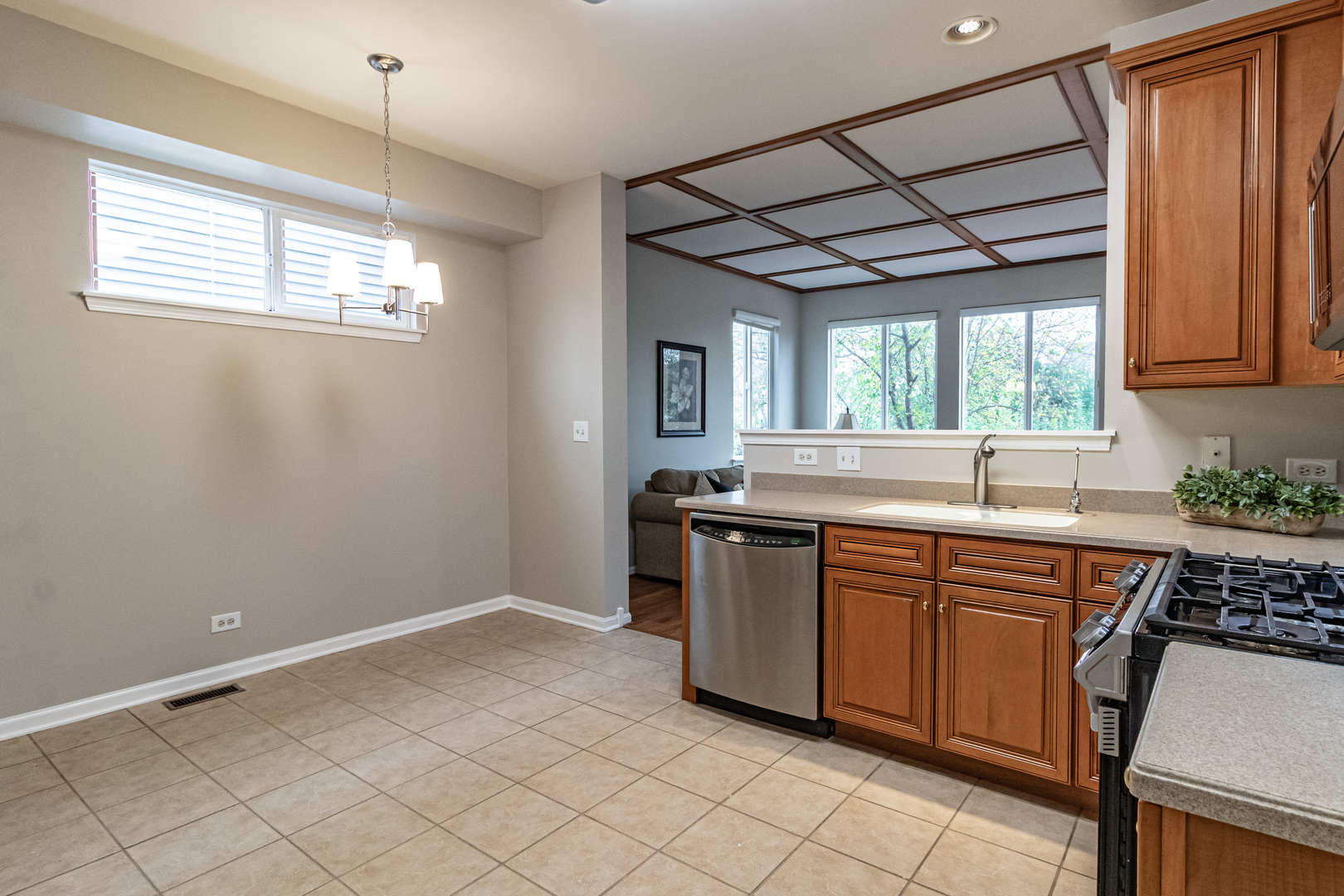 1759 S Fallbrook Drive, Round Lake, IL 60073
