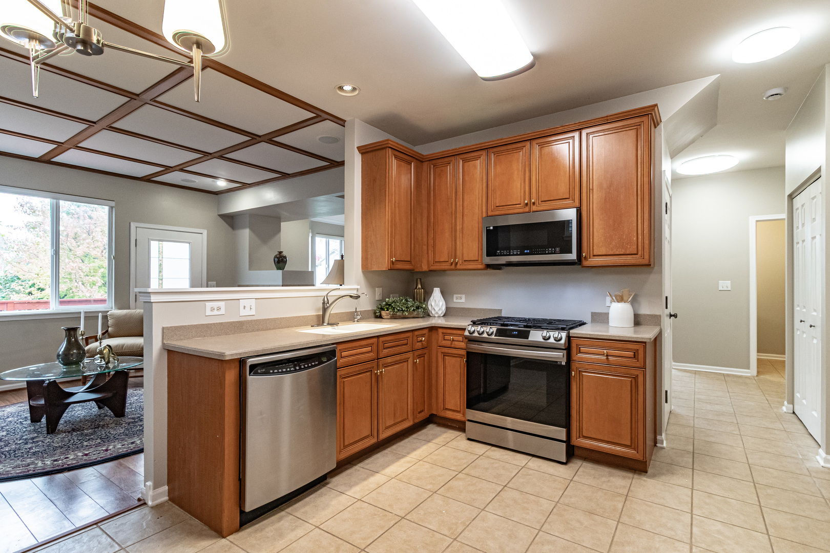 1759 S Fallbrook Drive, Round Lake, IL 60073