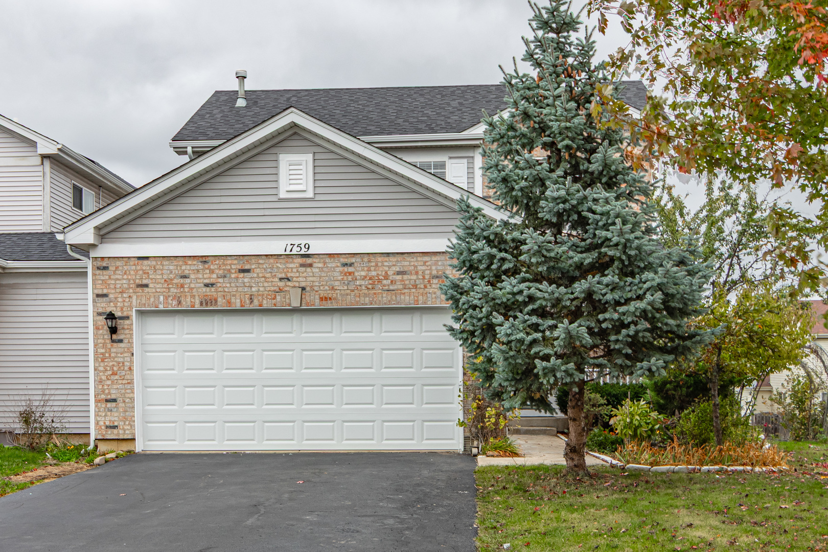 1759 S Fallbrook Drive, Round Lake, IL 60073
