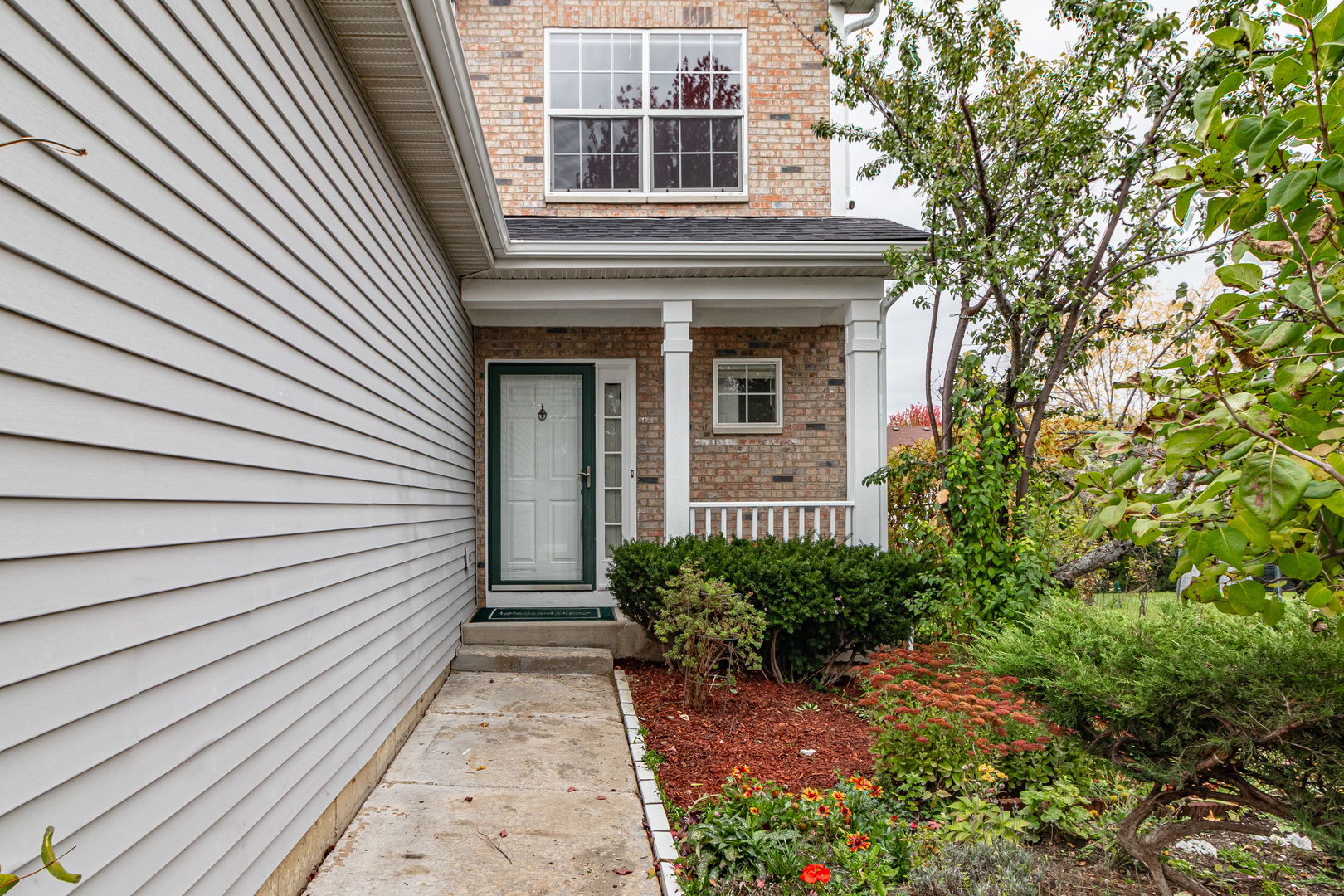 1759 S Fallbrook Drive, Round Lake, IL 60073