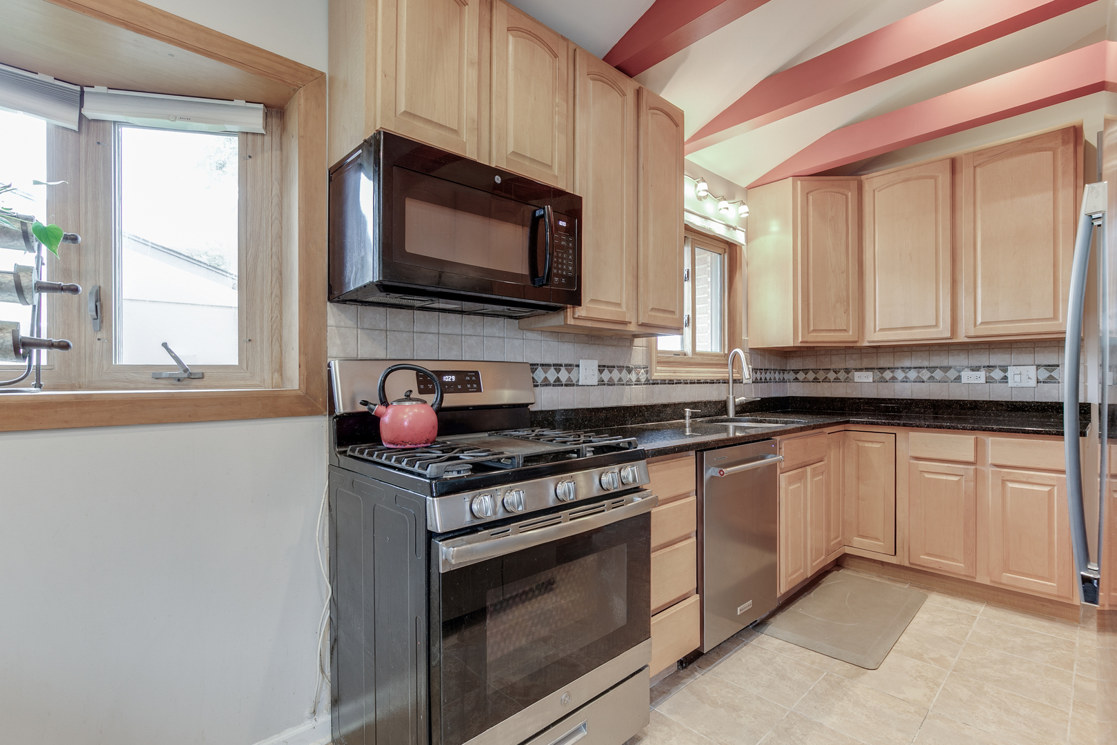 2521 Gayle Court, Glenview, IL 60025