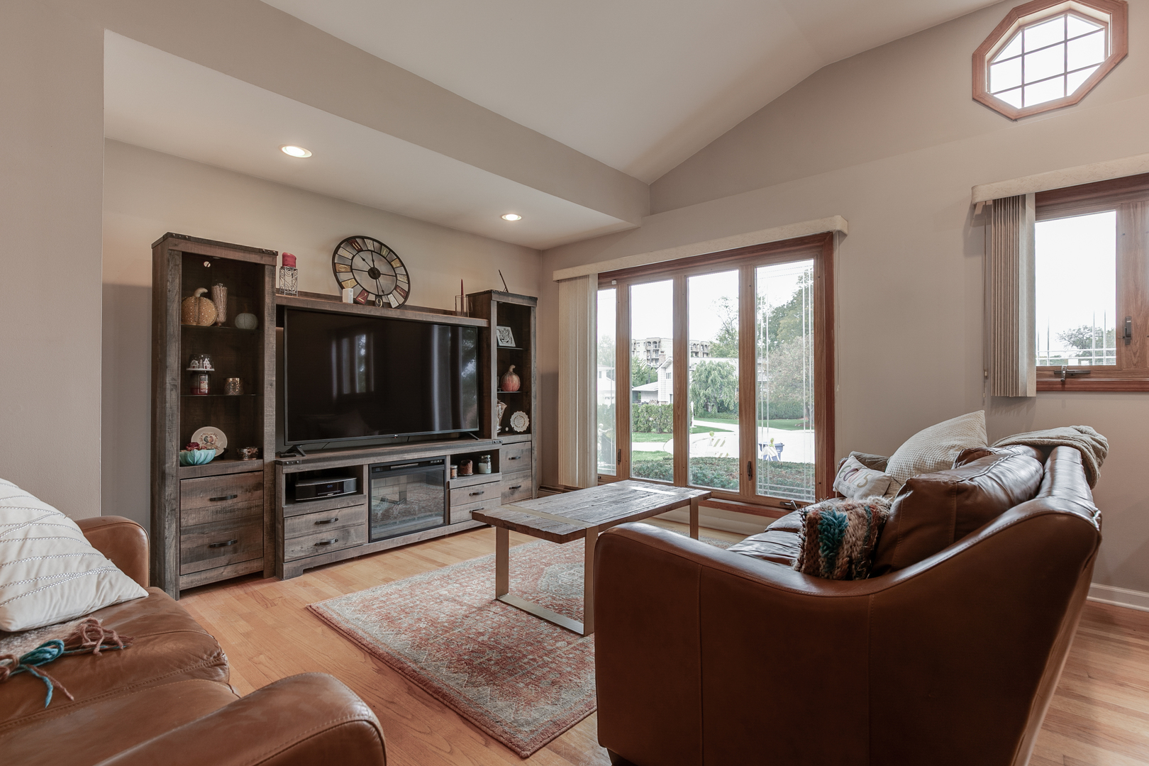 2521 Gayle Court, Glenview, IL 60025