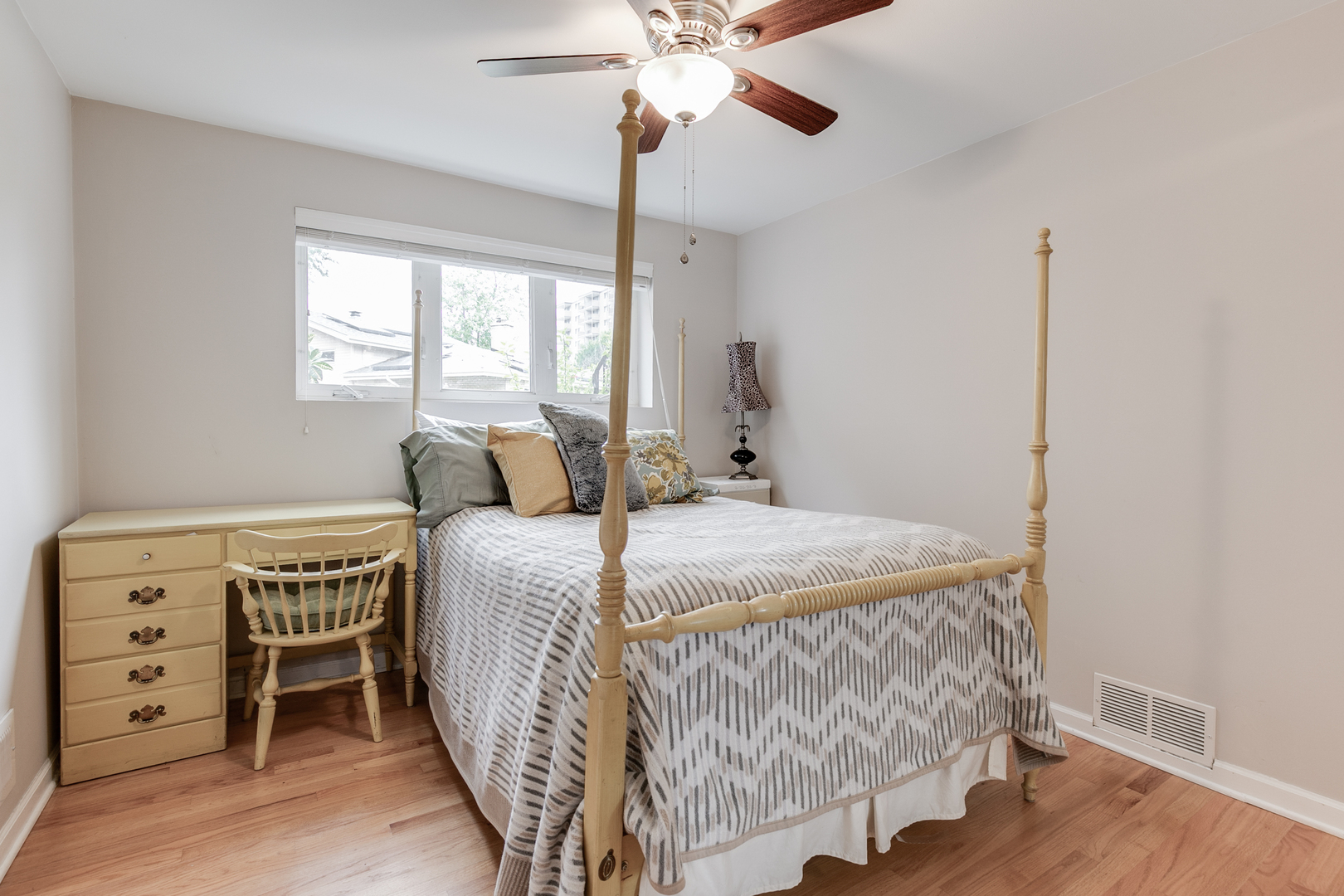 2521 Gayle Court, Glenview, IL 60025