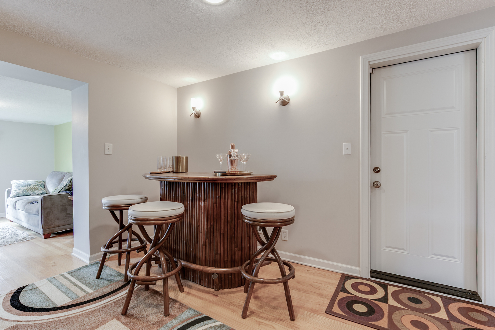 2521 Gayle Court, Glenview, IL 60025