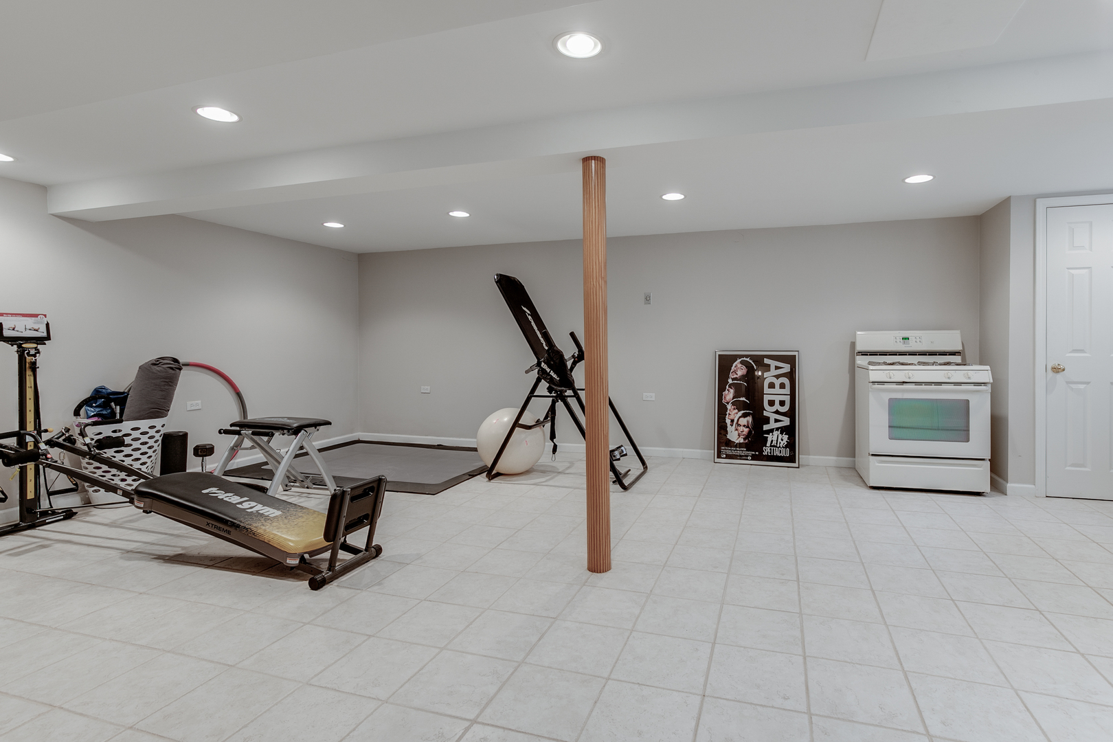 2521 Gayle Court, Glenview, IL 60025