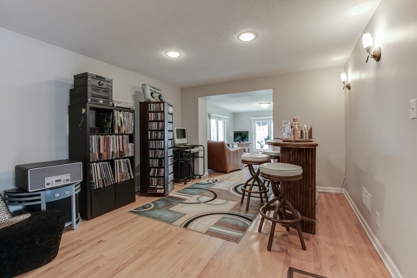 2521 Gayle Court, Glenview, IL 60025