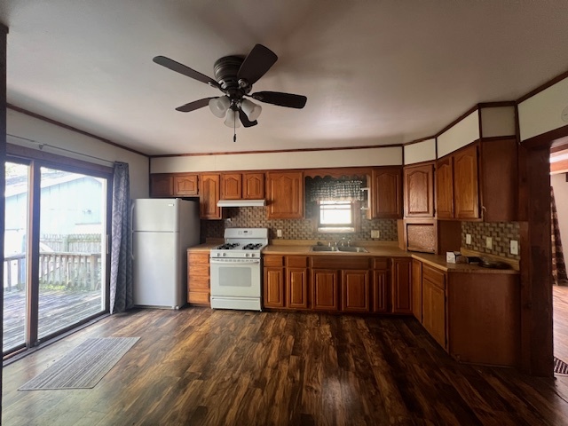 300 N Maltby Street, Waynesville, IL 61778