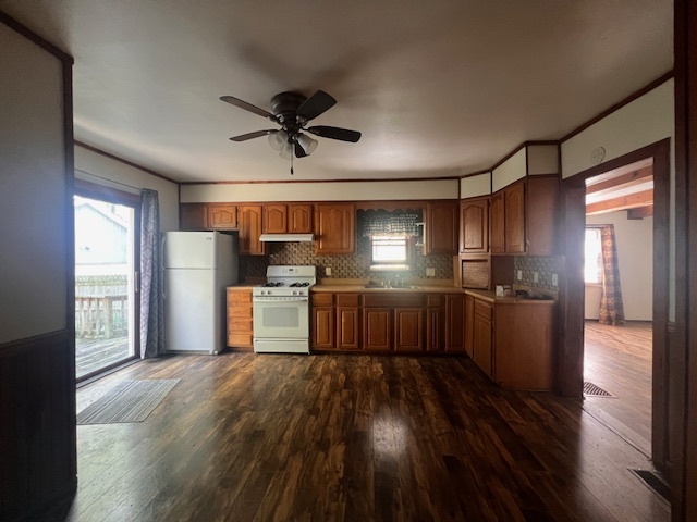 300 N Maltby Street, Waynesville, IL 61778