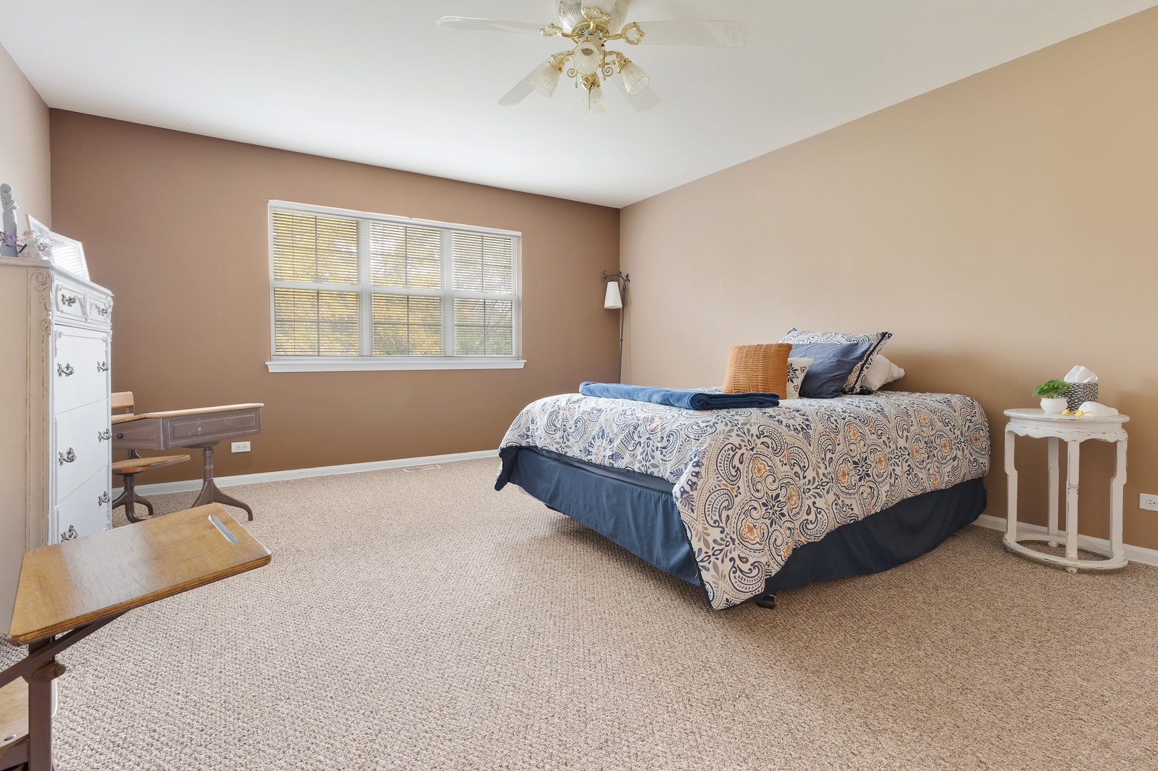 419 E Theodore Lane, Itasca, IL 60143