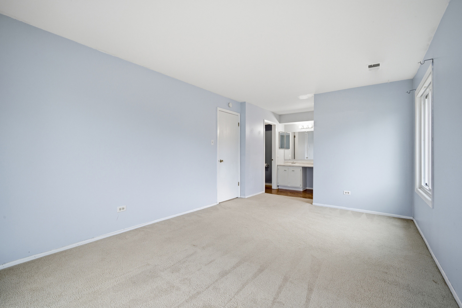 831 E Carriage Lane #1, Palatine, IL 60074