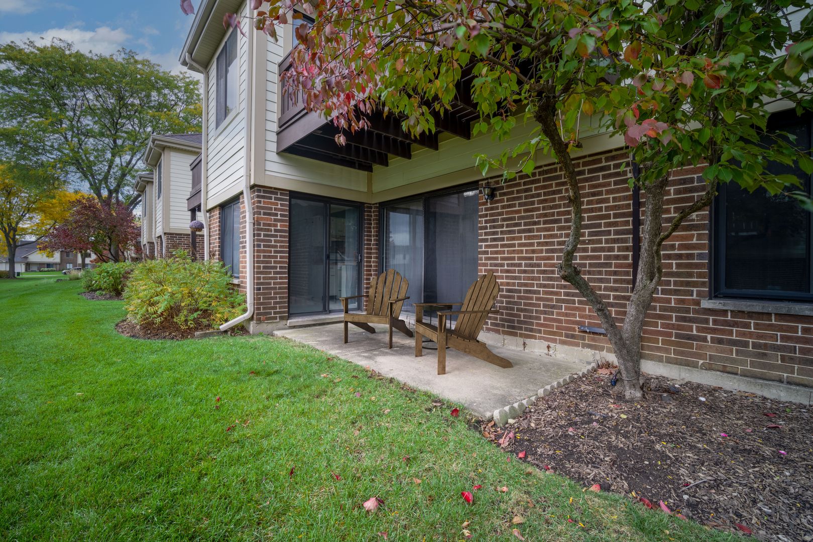 831 E Carriage Lane #1, Palatine, IL 60074
