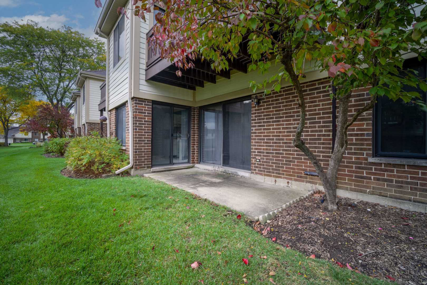 831 E Carriage Lane #1, Palatine, IL 60074