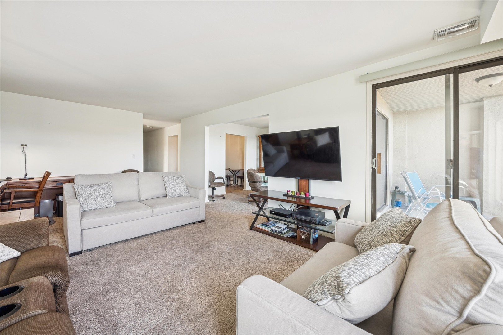 453 Raintree Drive #5A, Glen Ellyn, IL 60137