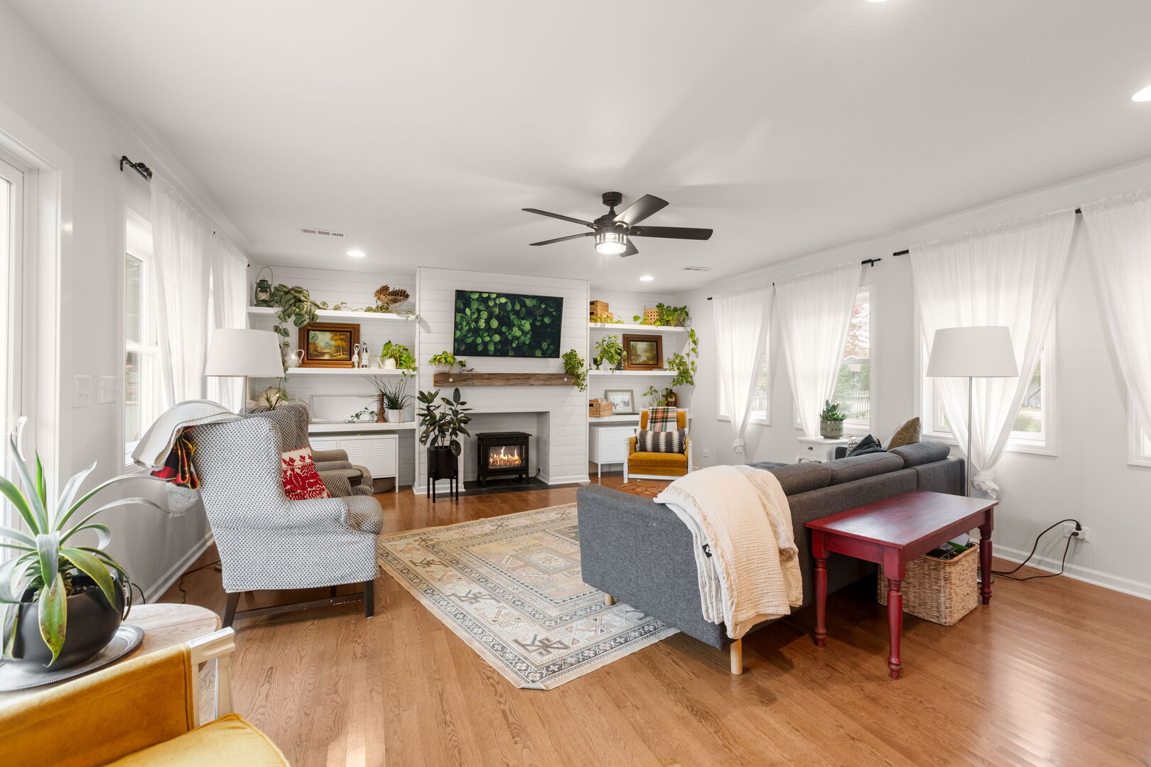 315 Grand Boulevard, Wauconda, IL 60084