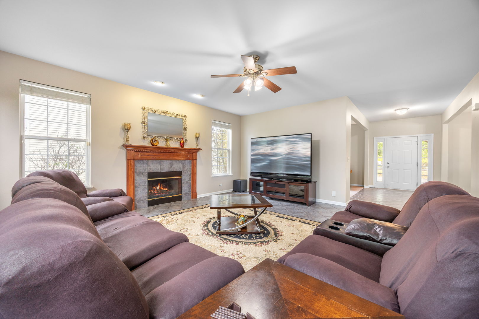 2566 Rourke Drive, Aurora, IL 60503