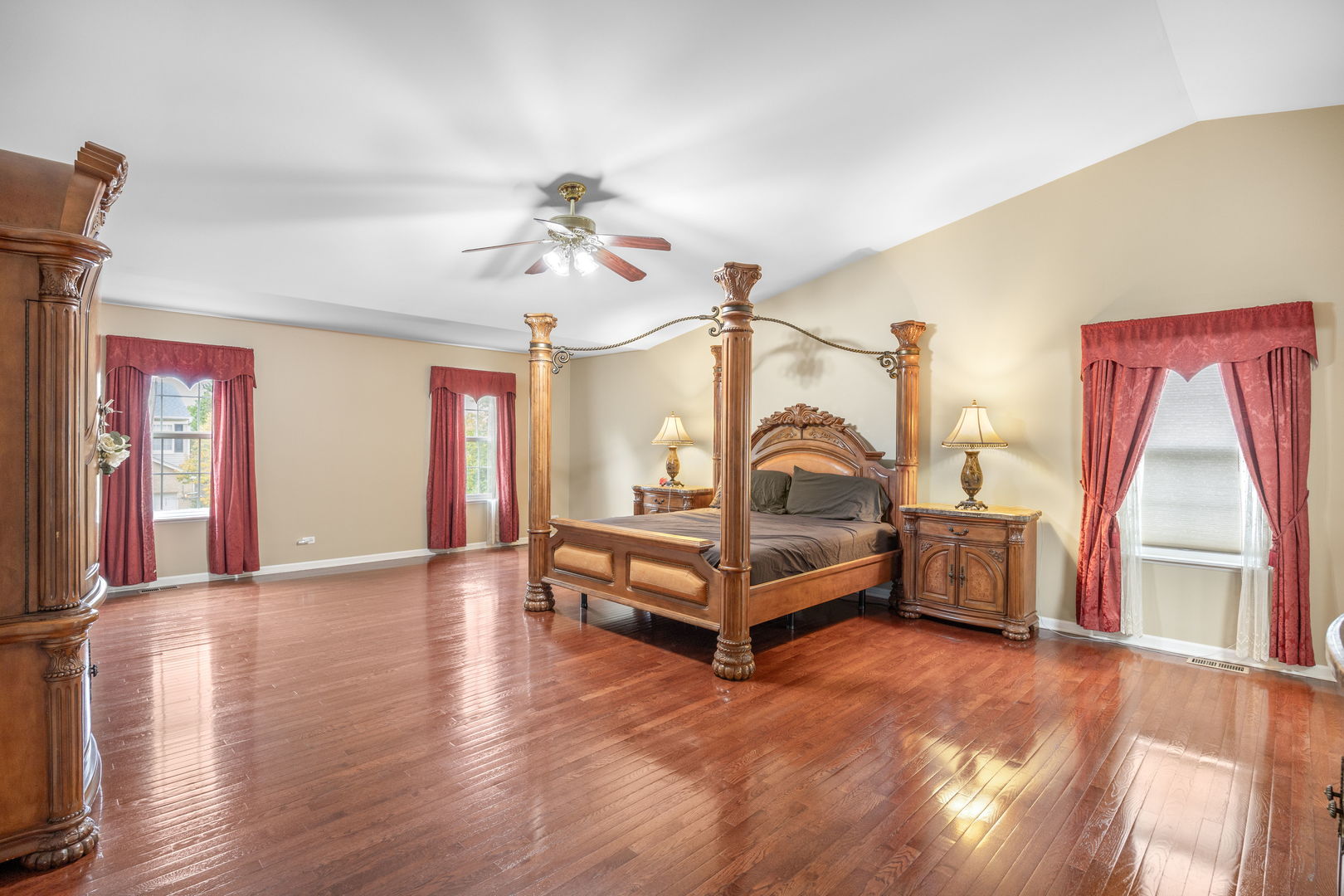 2566 Rourke Drive, Aurora, IL 60503