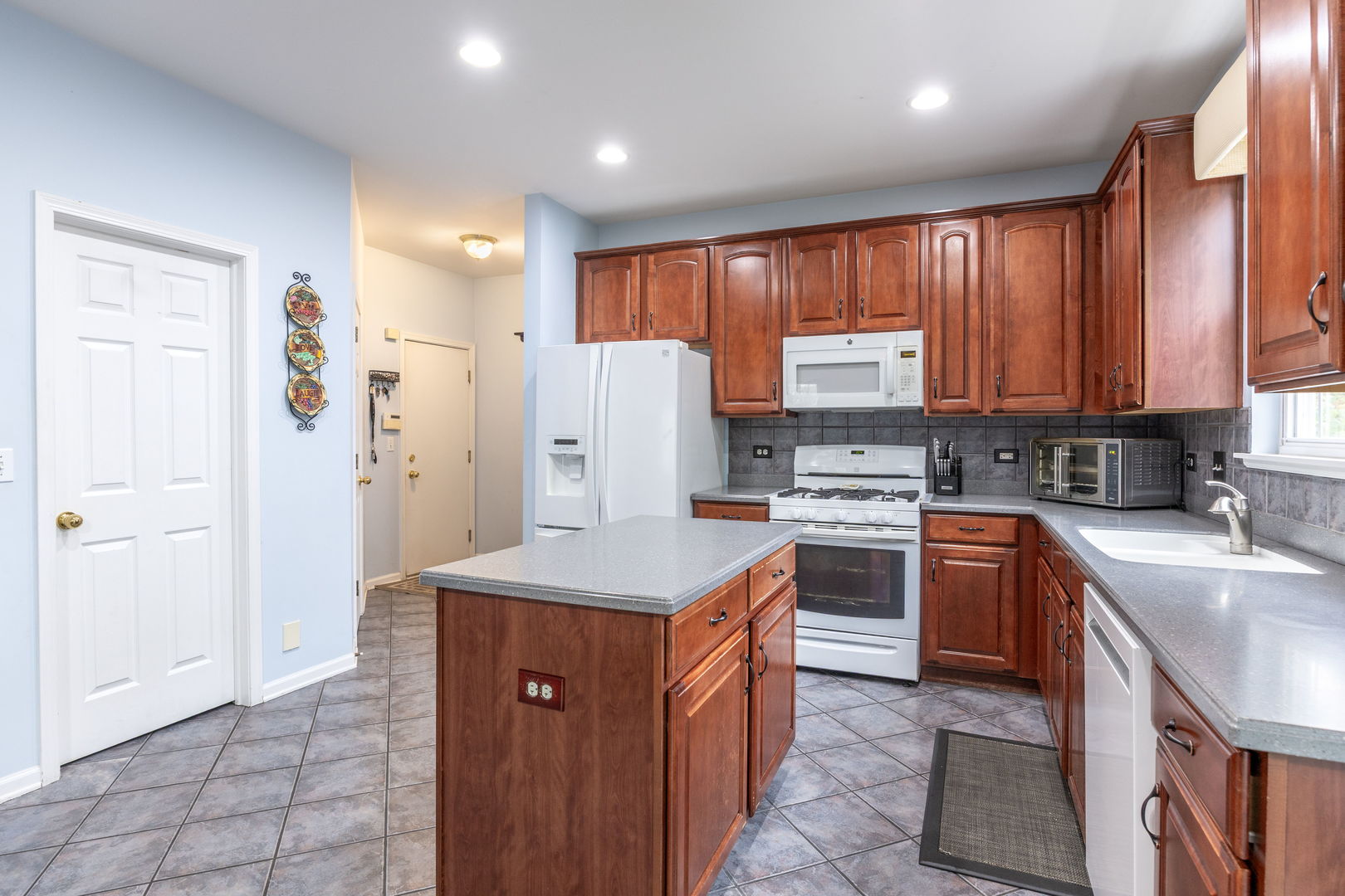 2566 Rourke Drive, Aurora, IL 60503