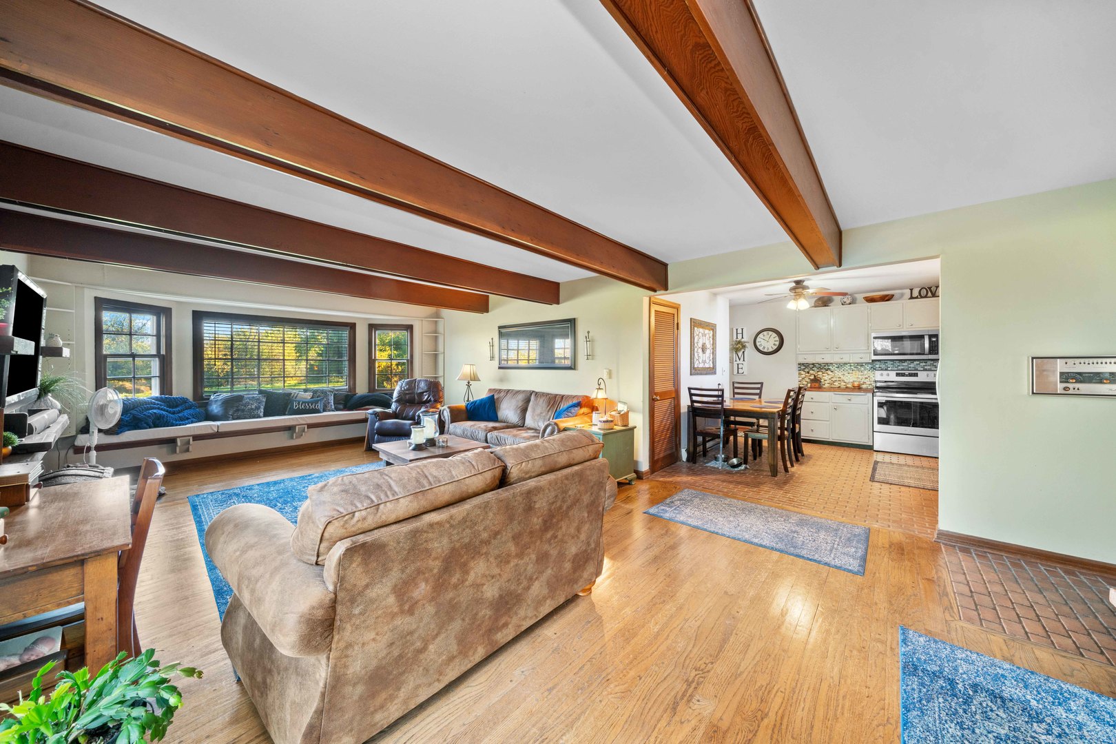 10266 Pritchard Road, Hinckley, IL 60520