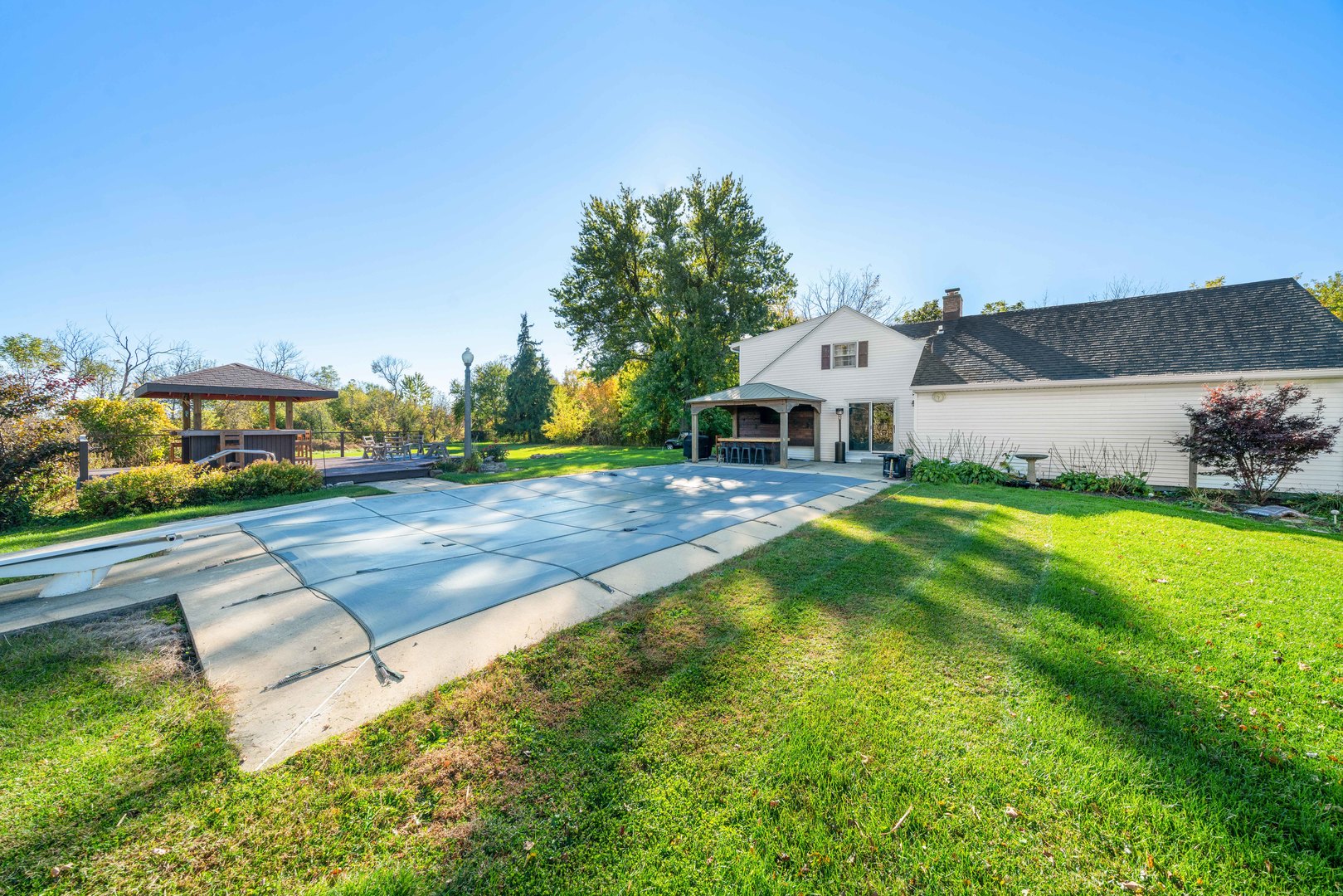 10266 Pritchard Road, Hinckley, IL 60520