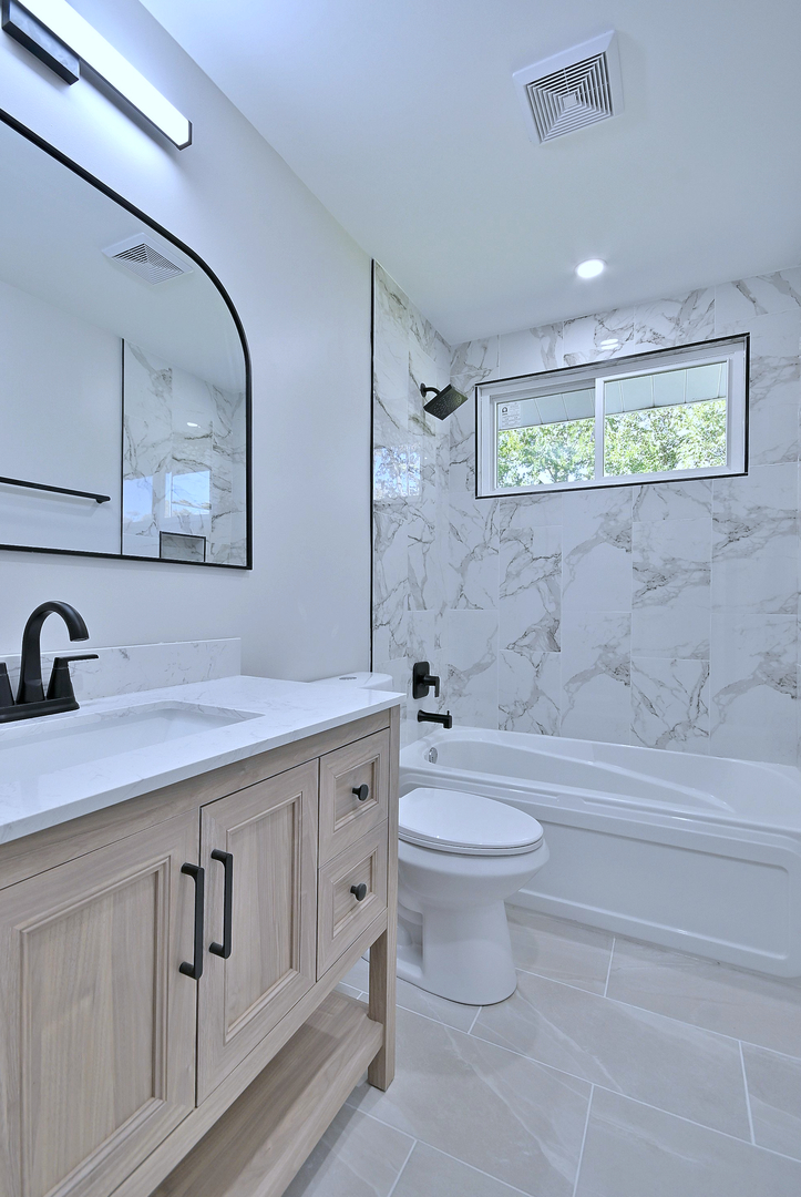 6938 Meadowbrook Lane, Hanover Park, IL 60133