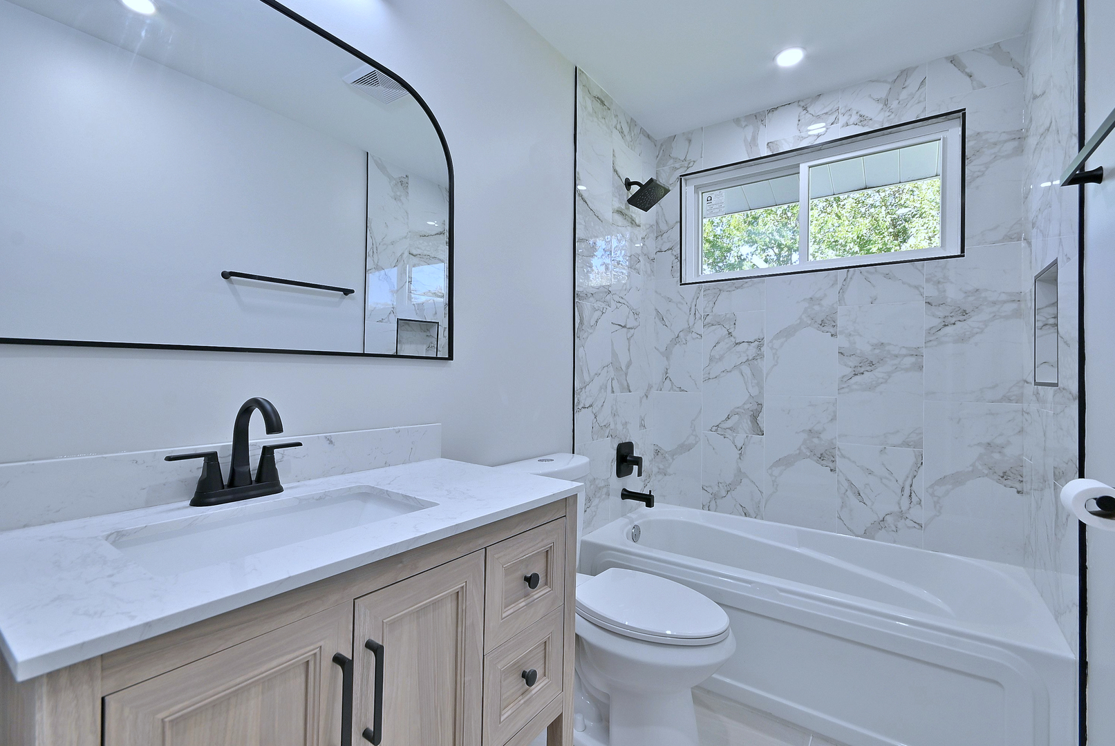 6938 Meadowbrook Lane, Hanover Park, IL 60133